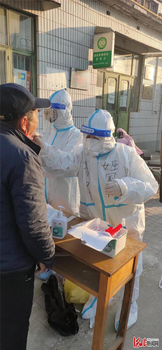 抗疫一线的“双警”夫妻，有一种浪漫叫并肩抗疫