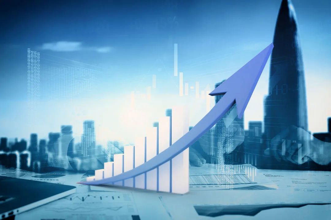 乘风万里满目新 奋楫扬帆再启程