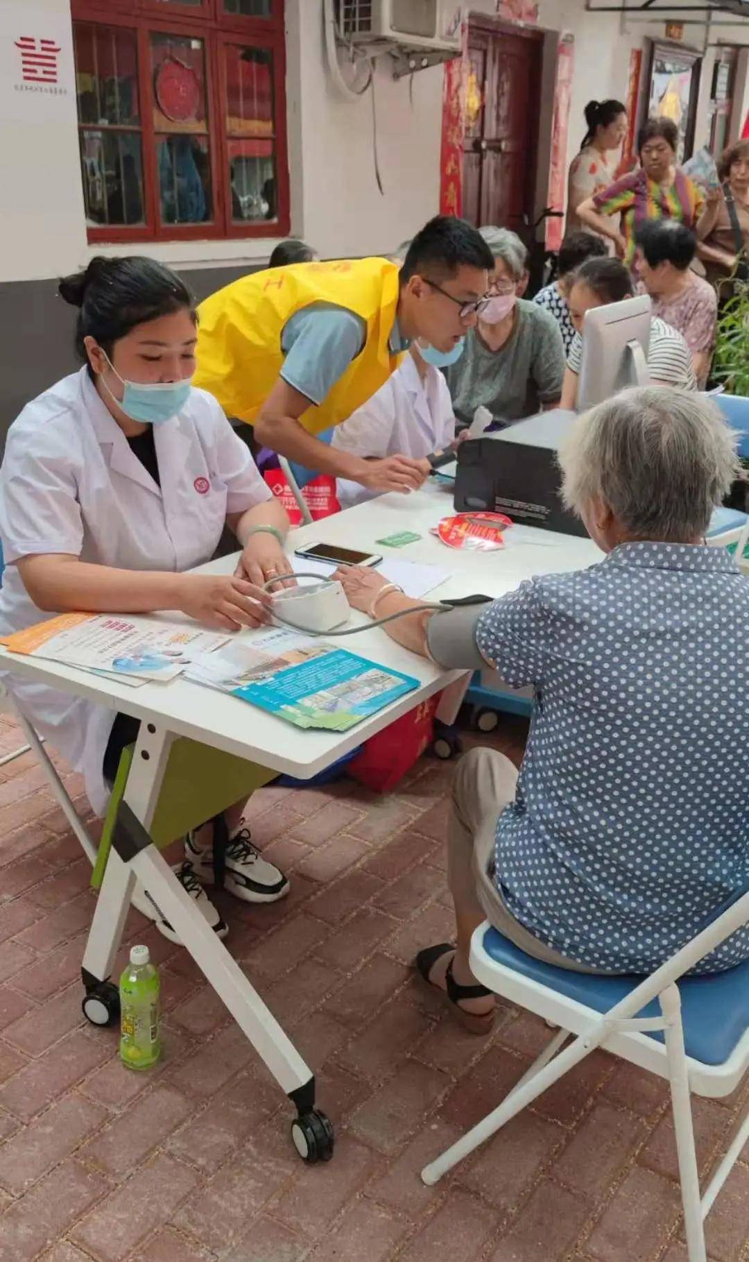 社区亲治理——“暖枫”义诊在身边 健康关怀暖人心