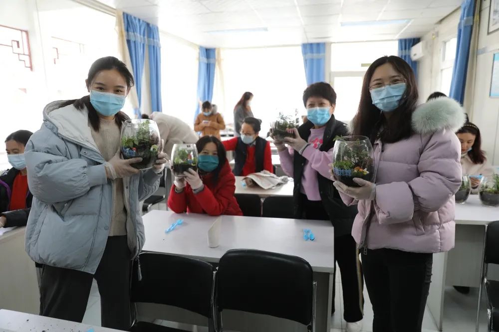 情暖三八 共绘美好
