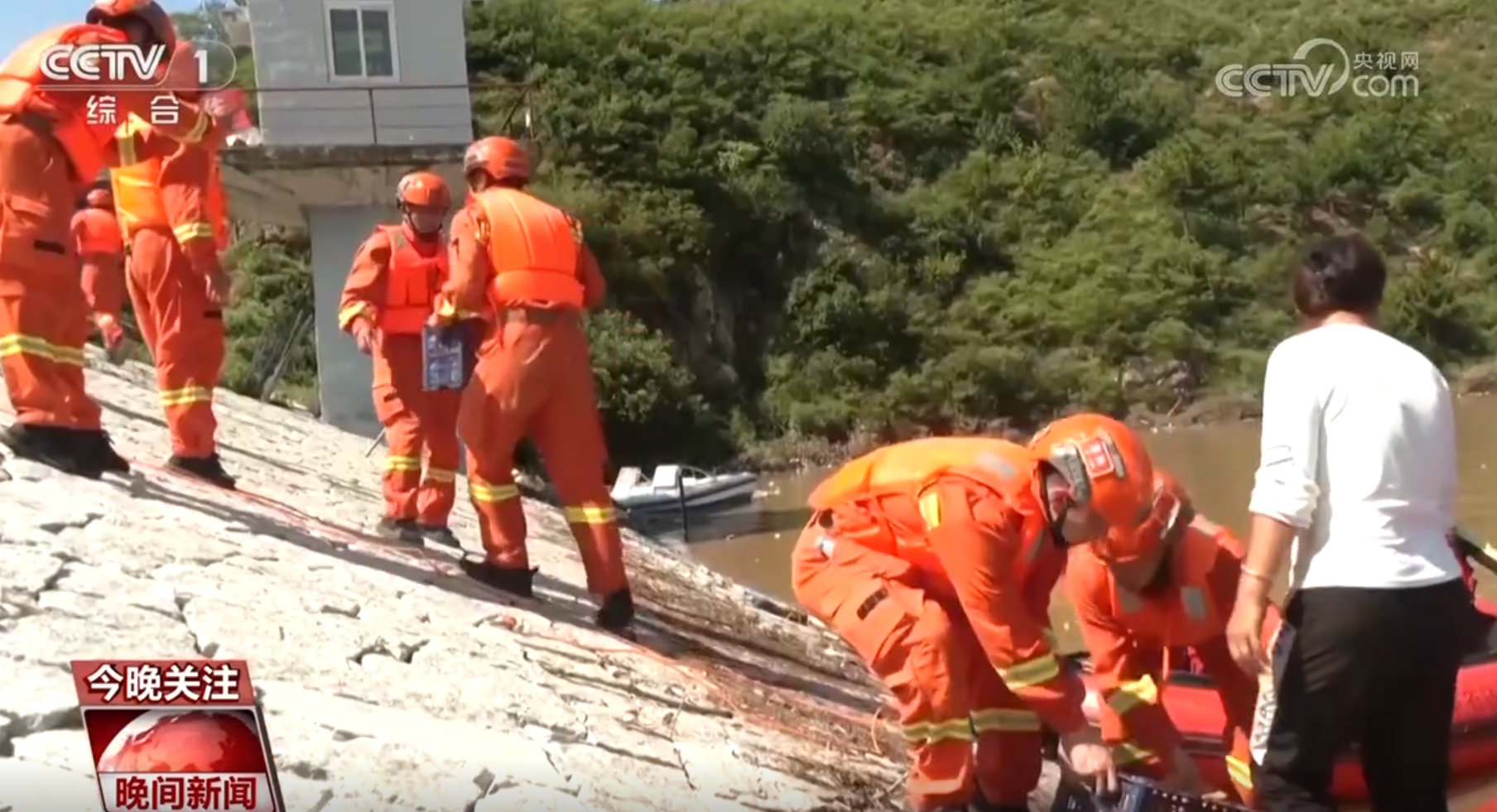 百姓生活网西部新闻工作人员