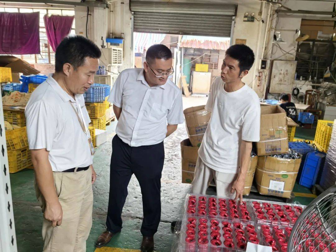 为企业解决生产难题 办实事助推药企发展