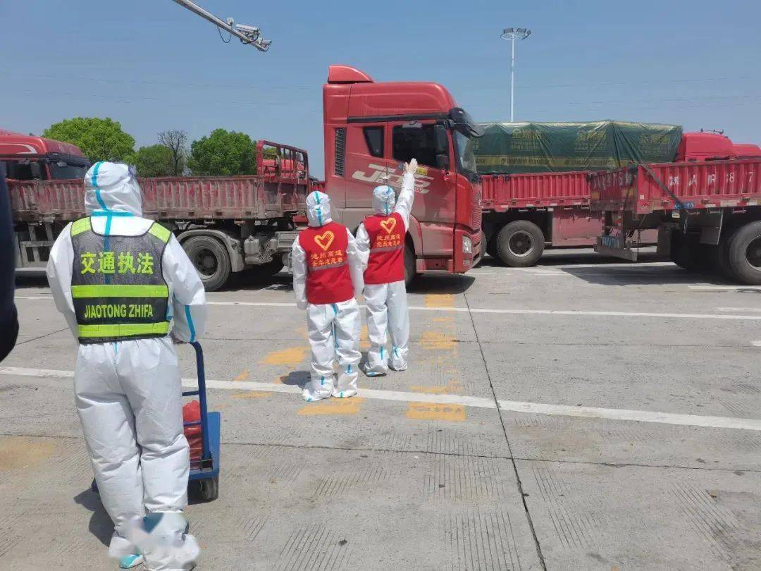 龙泉六中:移动小餐车,暖心大服务