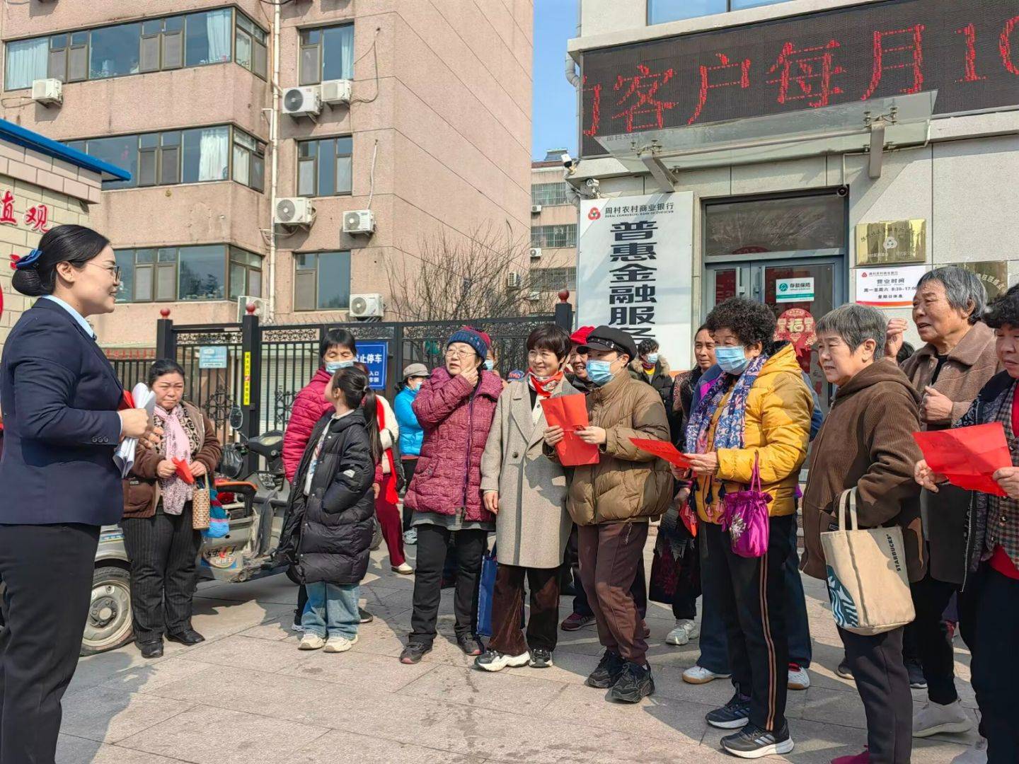 “城管驿站+”打通服务群众“最后一公里”