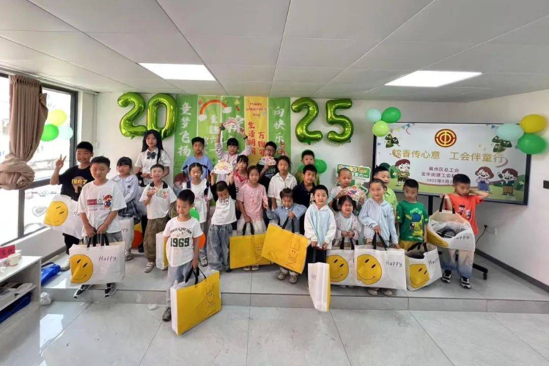 “城管驿站+”打通服务群众“最后一公里”